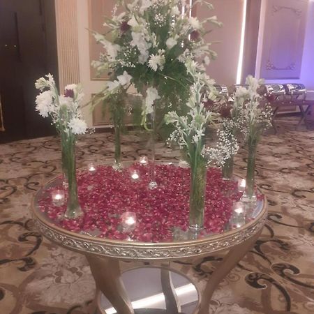Hotel Gulberg Lodges Mall Road Near Gym Khana Club Lahore Extérieur photo